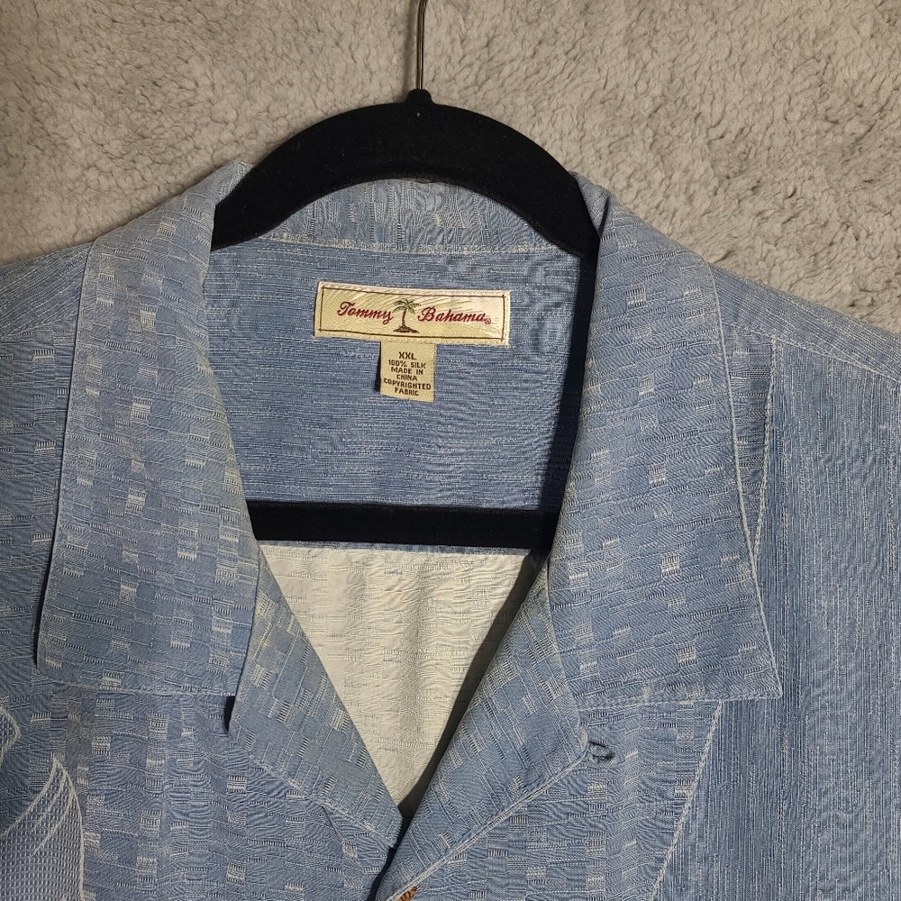 Tommy Bahama Blue Casual Lightweight Shirt - Picture 2 of 9